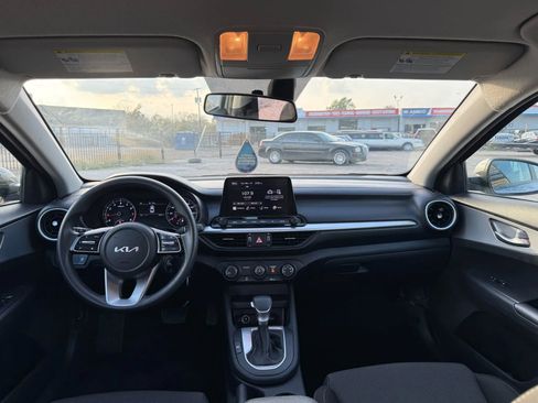 Used 2023 Kia Forte LXS image 10