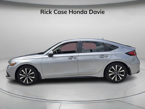 Certified 2024 Honda Civic EX-L image 4
