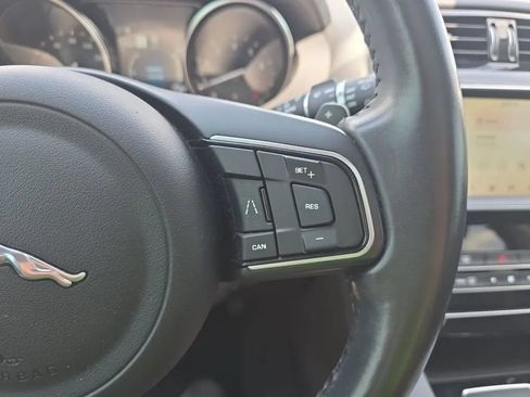 Used 2020 Jaguar F-PACE Premium AWD/4WD image 21