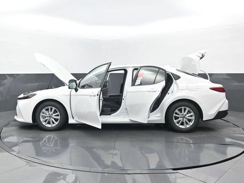 New 2026 Toyota Camry LE FWD image 27