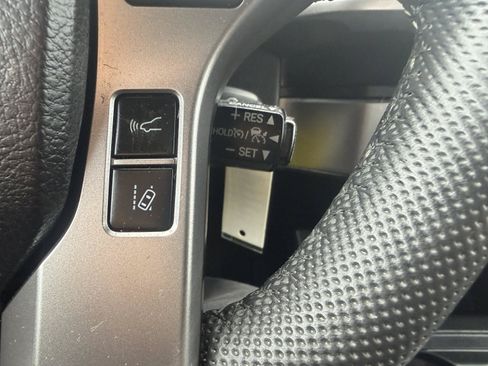 Used 2021 Toyota Tacoma SR5 AWD/4WD image 25