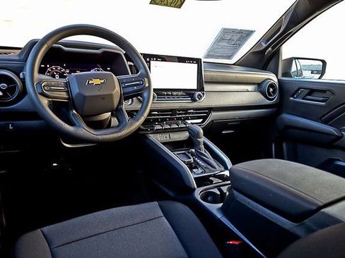 Used 2025 Chevrolet Colorado W/T w/ Advanced Trailering Package image 24