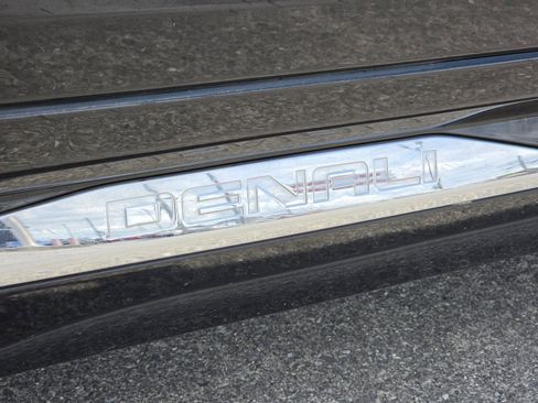 Used 2019 GMC Terrain Denali w/ Advanced Safety Package AWD/4WD image 8