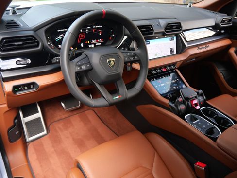 Used 2026 Lamborghini Urus S AWD/4WD image 14