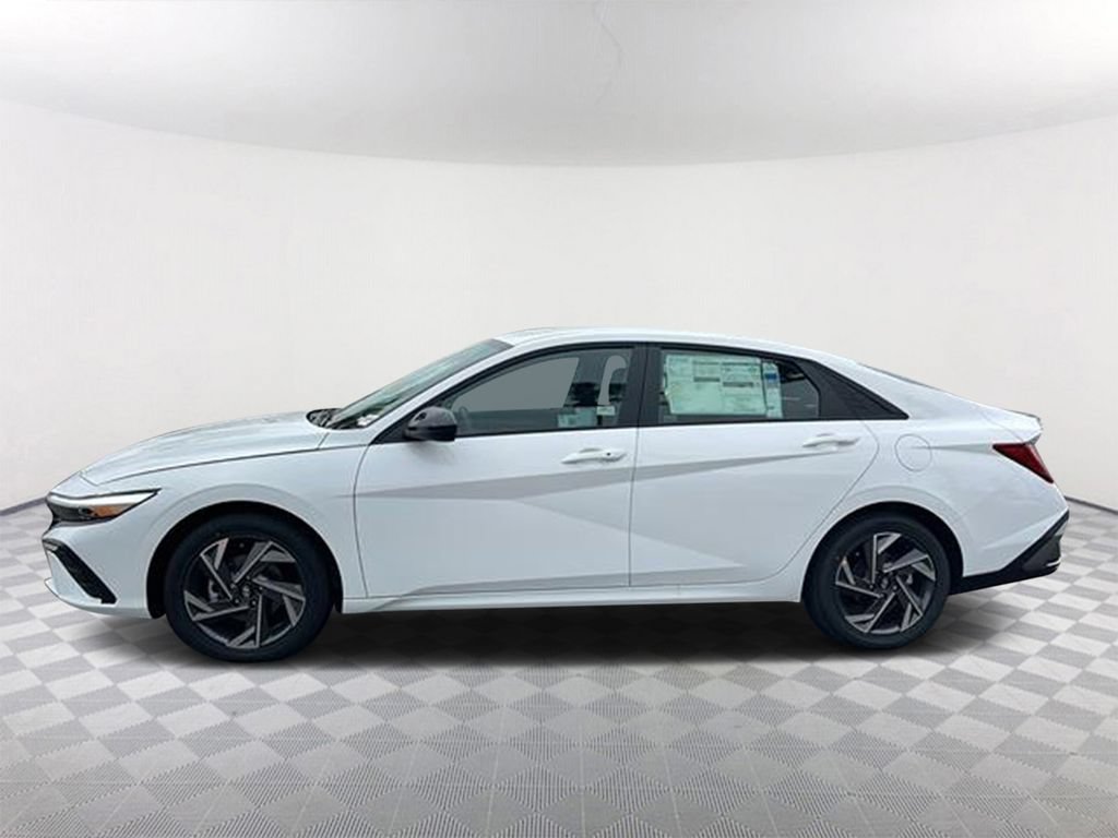 New 2025 Hyundai Elantra SEL FWD image 8