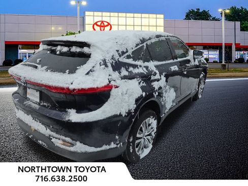 Used 2023 Toyota Venza LE image 30
