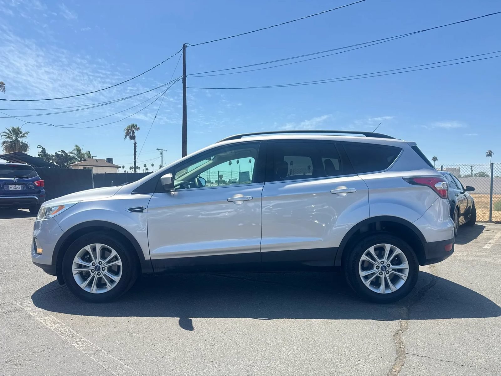 Used 2017 Ford Escape SE w/ Equipment Group 201A FWD image 3