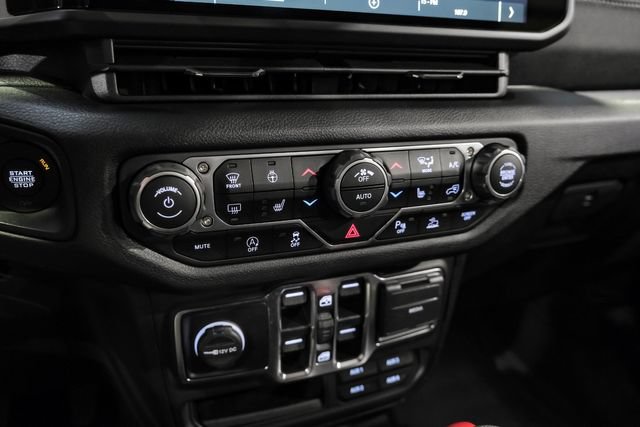 Used 2025 Jeep Gladiator Sport AWD/4WD image 59