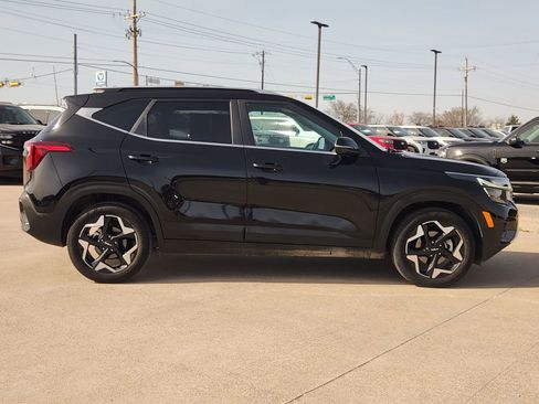 Used 2024 Kia Seltos EX image 7