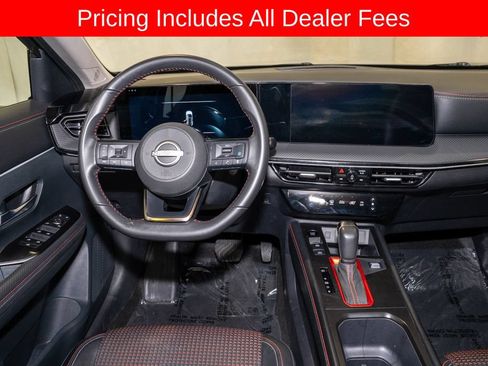Used 2025 Nissan Kicks SR AWD/4WD image 6