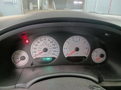 Used 2007 Chrysler Town & Country Touring FWD image 30