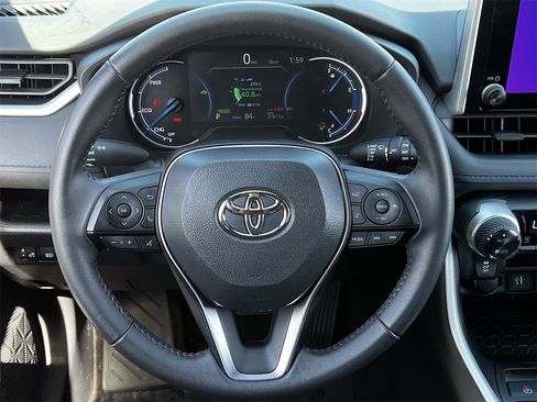 Used 2024 Toyota RAV4 SE image 11