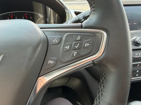 Used 2024 Chevrolet Equinox LT w/ LPO, Floor Liner Package FWD image 15