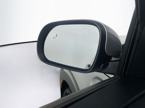 Used 2025 Kia Soul LX w/ LX Technology Package FWD image 16