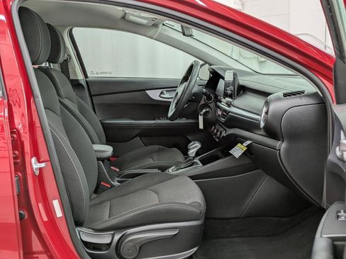 Used 2022 Kia Forte LXS image 13