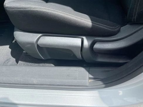 Used 2024 Nissan Rogue S AWD/4WD image 16