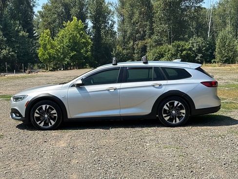 Used 2018 Buick Regal Preferred w/ Sights and Sounds Package AWD/4WD image 34