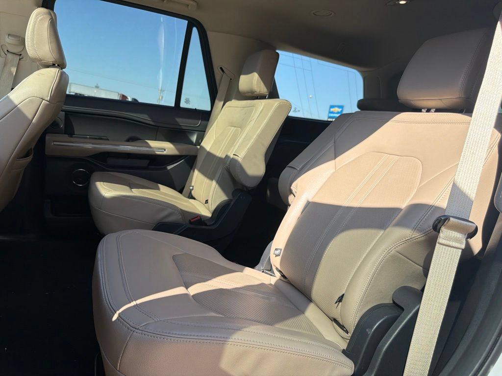 Used 2024 Ford Expedition Limited AWD/4WD image 14