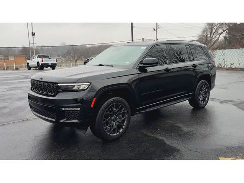 Used 2023 Jeep Grand Cherokee L Summit w/ Advanced Protech Group IV image 4