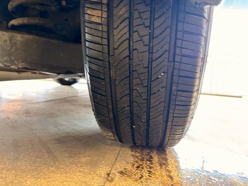 Used 2017 Toyota Prius Prime Premium image 41