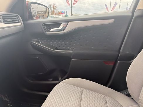 Used 2020 Ford Escape SE image 23