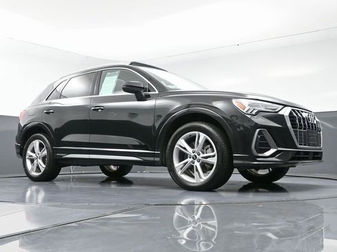 Used 2022 Audi Q3 2.0T Premium Plus w/ Premium Plus Package image 47