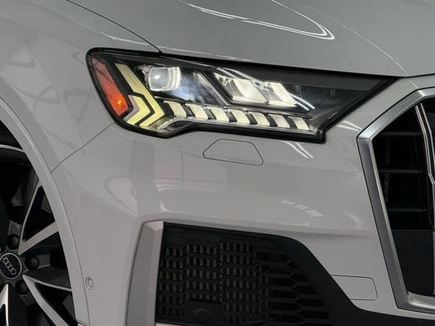 Used 2023 Audi SQ7 Prestige w/ Prestige Package AWD/4WD image 10