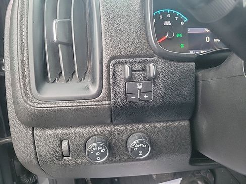 Used 2019 GMC Canyon SLE w/ SLE Convenience Package image 19