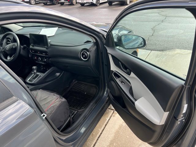 Used 2023 Hyundai Kona SEL AWD/4WD image 25