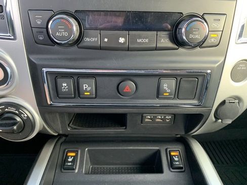 Used 2019 Nissan Titan SV w/ SV Convenience Package image 26