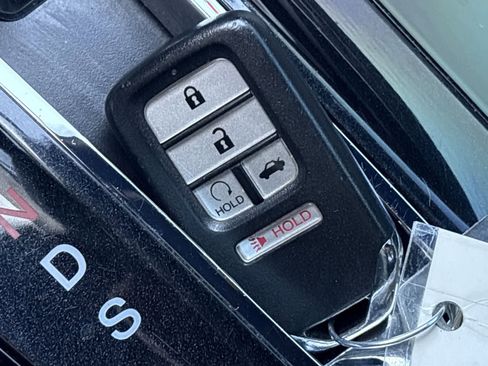 Used 2017 Honda Accord EX image 39