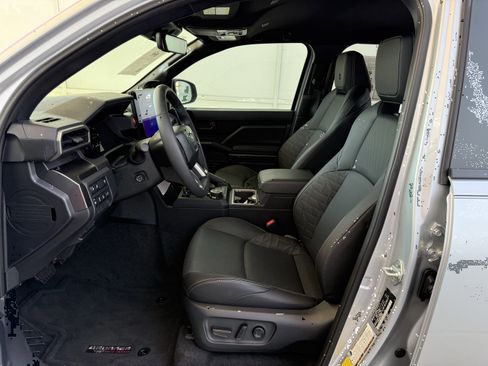 Certified 2025 Toyota 4Runner TRD Off-Road Premium image 24