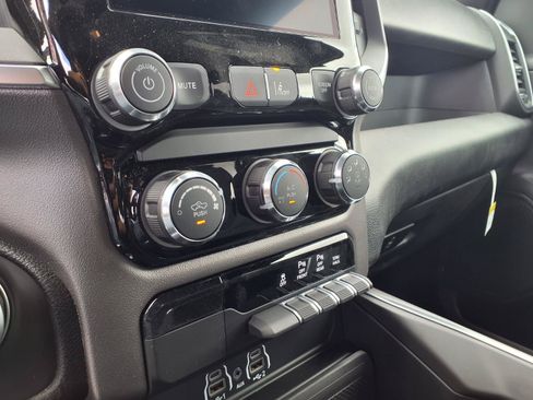 New 2026 RAM 1500 Express AWD/4WD image 14