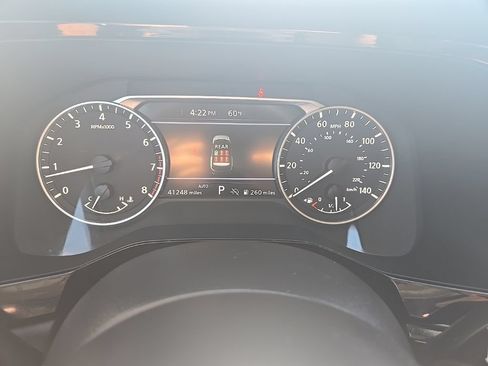 Used 2025 Nissan Pathfinder SV AWD/4WD image 15