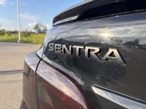 Used 2018 Nissan Sentra SR w/ SR Midnight Edition Package FWD image 10