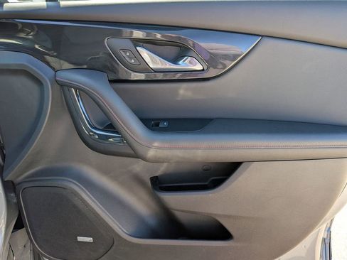 Used 2025 Chevrolet Blazer RS FWD image 33