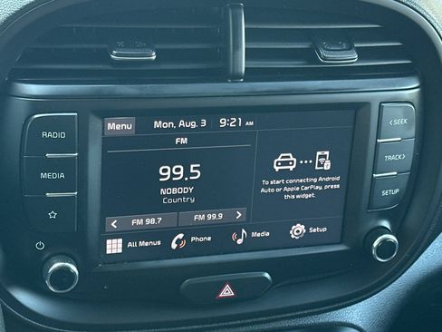 Certified 2023 Kia Soul LX FWD image 18