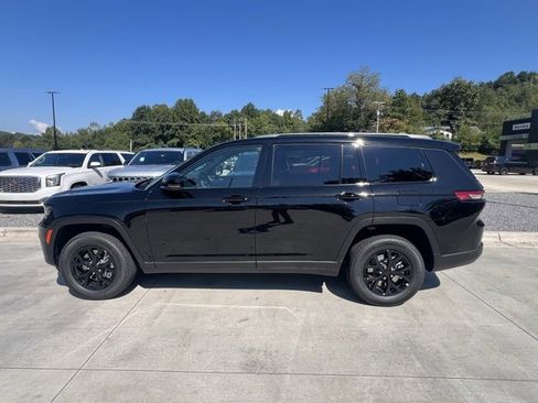 New 2025 Jeep Grand Cherokee L Altitude image 6