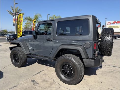 Used 2017 Jeep Wrangler Sport w/ Connectivity Group AWD/4WD image 41