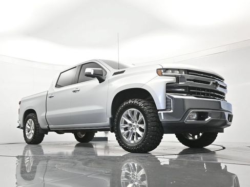 Used 2020 Chevrolet Silverado 1500 LTZ AWD/4WD image 39