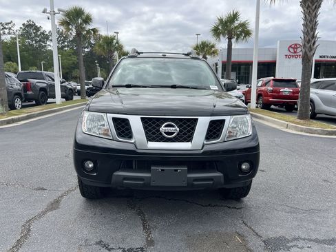 Used 2021 Nissan Frontier PRO-4X w/ Pro-4x Utility Package image 3