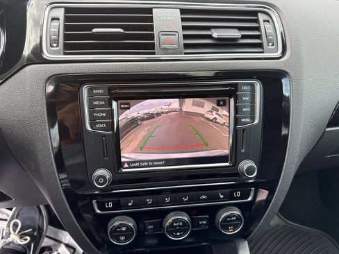 Used 2017 Volkswagen Jetta SEL FWD image 19