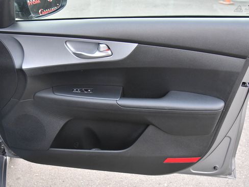 Used 2023 Kia Forte LXS image 34