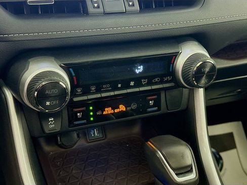 Used 2024 Toyota RAV4 Limited image 15