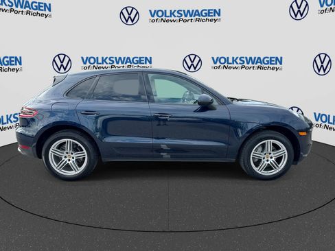 Used 2018 Porsche Macan AWD/4WD image 15