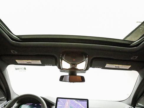 Used 2025 BMW X4 xDrive30i w/ Premium Package image 17