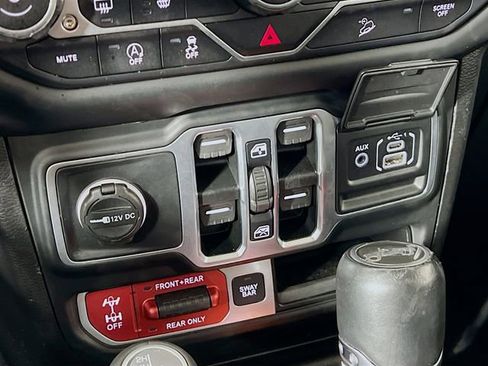 Used 2018 Jeep Wrangler Unlimited Rubicon AWD/4WD image 21