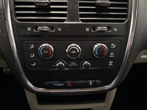 Used 2016 Dodge Grand Caravan SE w/ Quick Order Package 29E SE FWD image 17