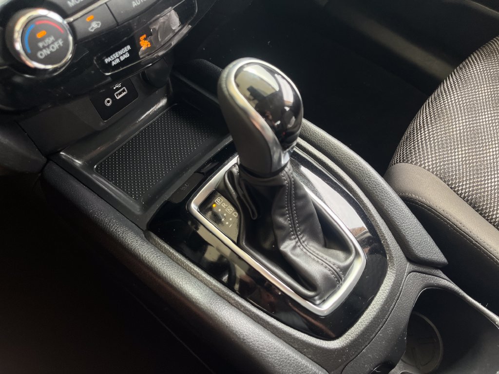 Certified 2022 Nissan Rogue Sport SV FWD image 24