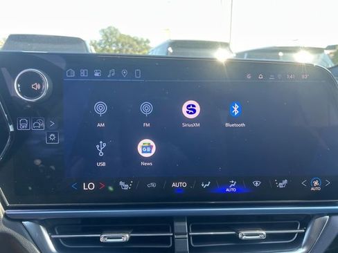 New 2026 Chevrolet Equinox EV LT image 24